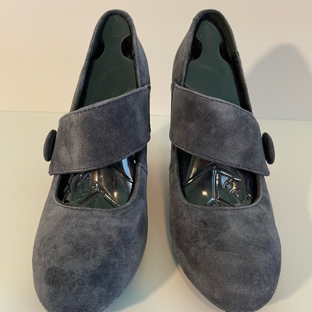 Sundance Suede Pumps - Picture 4 of 5